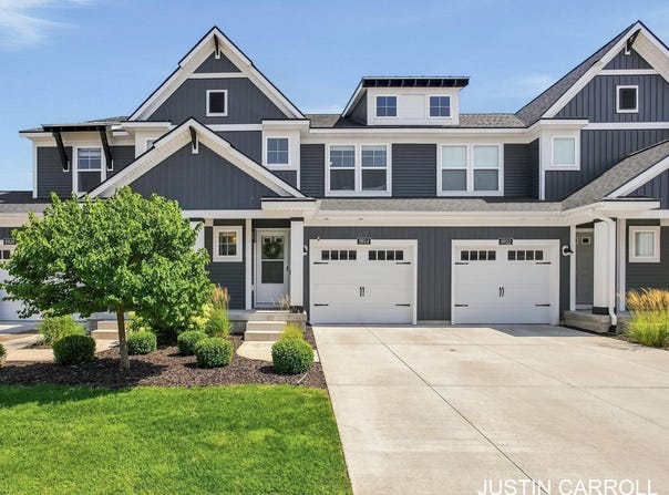 8924 Barrington Lane, Jenison, MI 49428