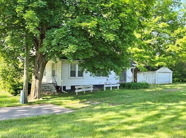 9512 McCrone Road, Augusta Twp, MI 48160