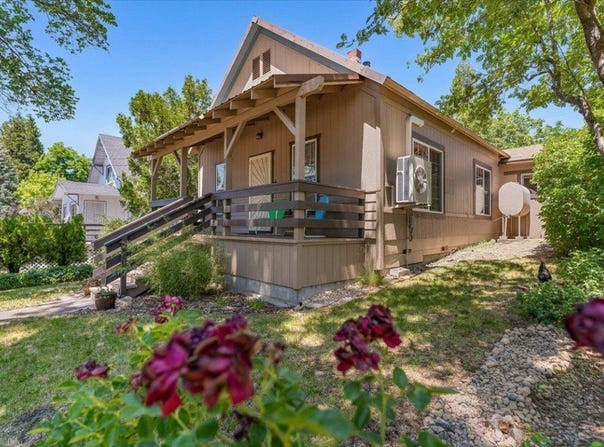 109 W Inez, Weed, CA 96094-2514