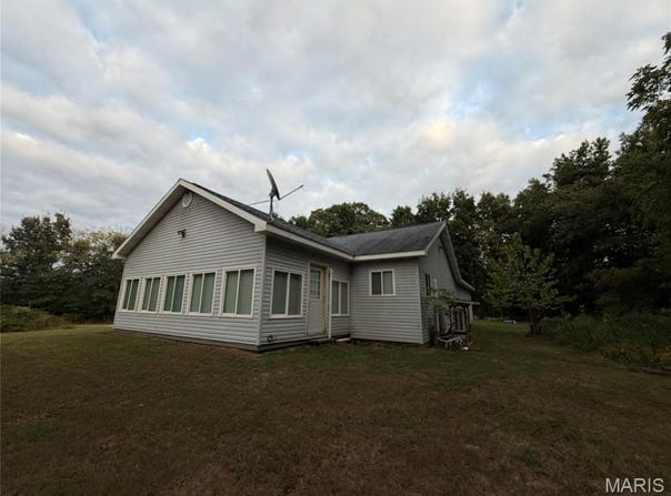 Shobonier, IL 62885