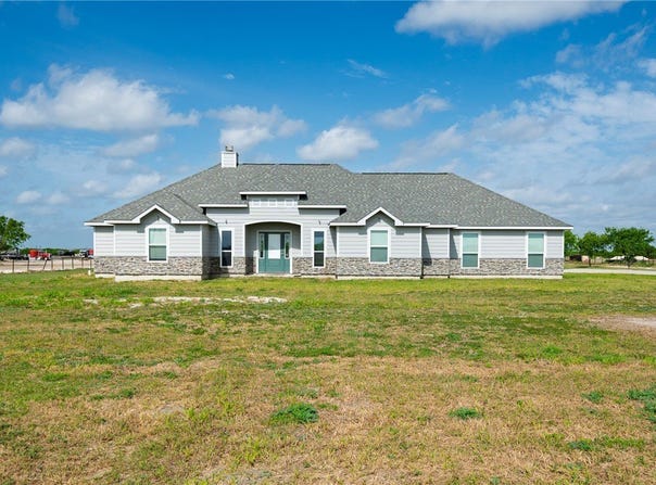 4331 Callicoatte, Robstown, TX 78380