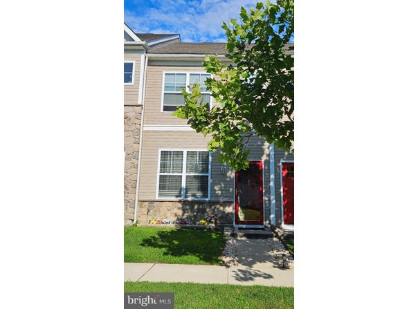 19 ROWAND Way E, CLEMENTON, NJ 08021