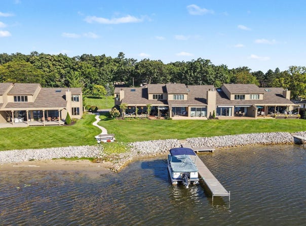 15768 N Prospect Point Drive, Spring Lake, MI 49456