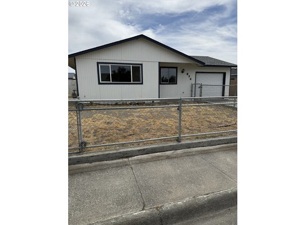 574 E REEDER Dr, Hermiston, OR 97838