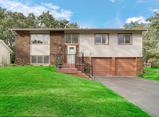 404 ASSEMBLY Drive, Bolingbrook, IL 60440
