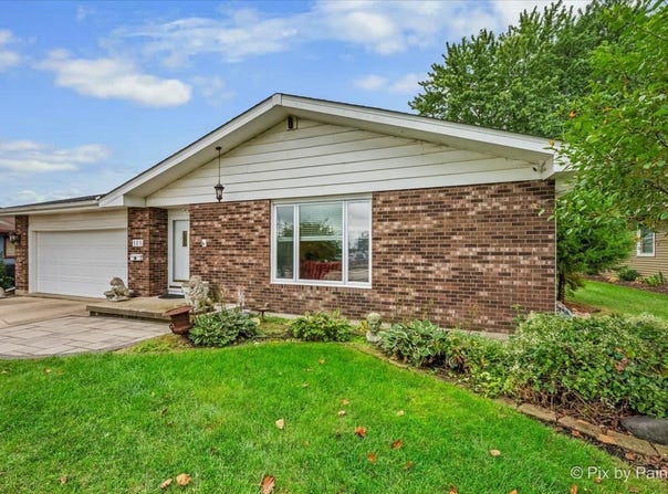 125 W Middle Street, South Elgin, IL 60177