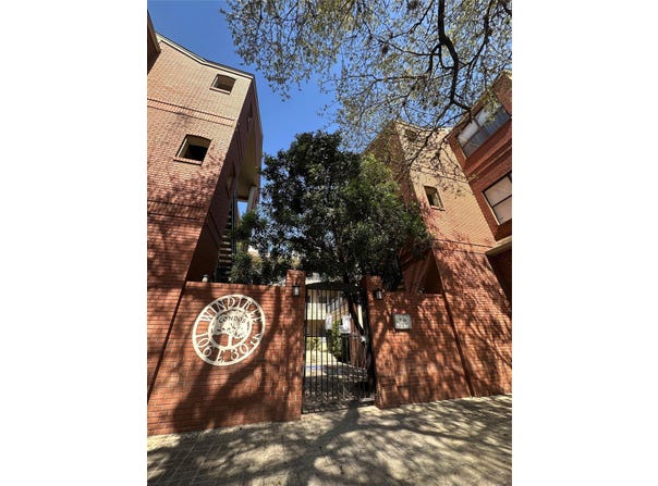 106 E 30th St, Austin, TX 78705
