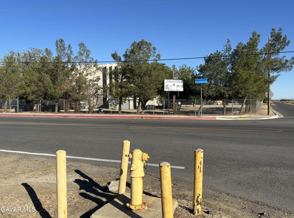 Cor Palmdale Blvd & 100th St E Boulevard, Littlerock, CA 93543
