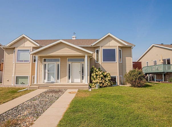 4775 Harvest Drive South, Fargo, ND 58104