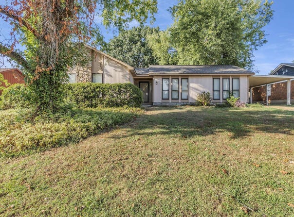 6904 ASPENHILL Dr, Bartlett, TN 38135
