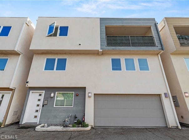 16557 Vine Terrace, Van Nuys, CA 91406