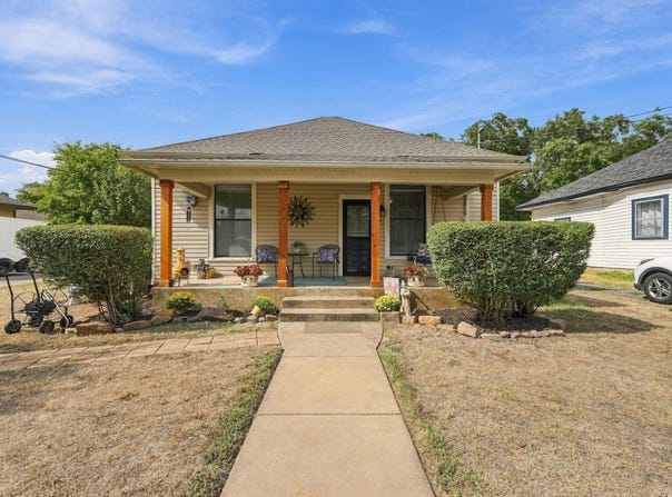 311 N Pendell Avenue, Cleburne, TX 76033