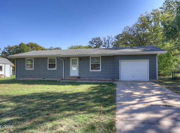 109 Schimm Circle Drive, Carl Junction, MO 64834