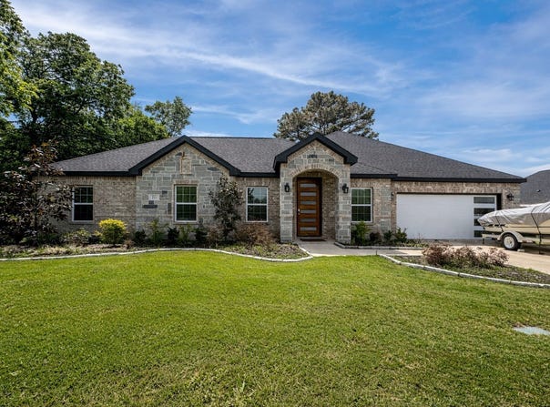 211 Kelly Lane, Seven Points, TX 75143