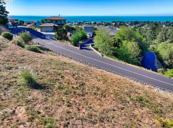 PACIFIC TERRACE Dr, Brookings, OR 97415