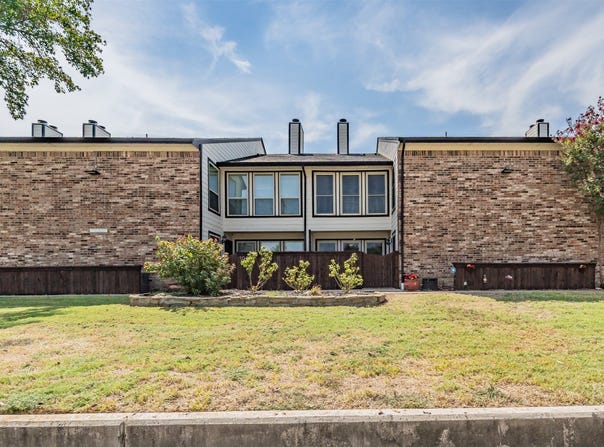 714 E Wall Street, Grapevine, TX 76051