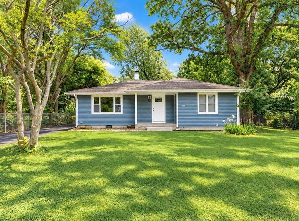 922 Hayes Street, Crown Point, IN 46307