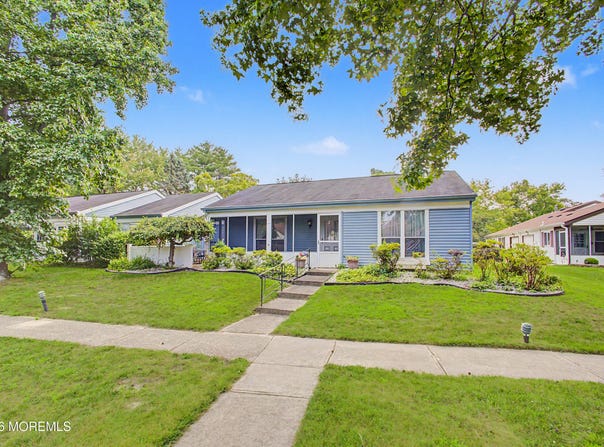 871 Liverpool Circle, Manchester, NJ 08759