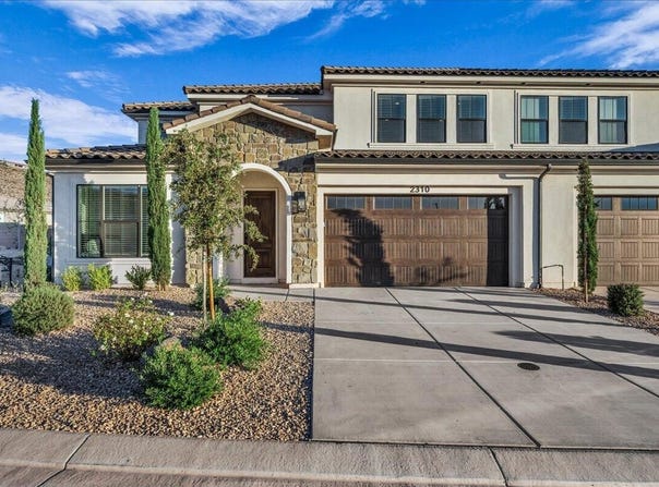 2310 E Arena Roja Dr, Washington, UT 84780