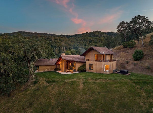 4752 Burke Hill Drive, Ukiah, CA 95482