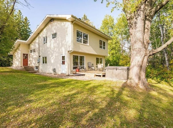 55 Billings Dr, Superior, WI 54880