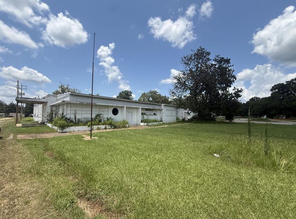 201 W Front St, Houlka, MS 38850