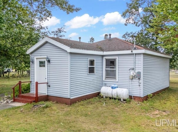 8391 U.6 Lane, Rapid River, MI 49878