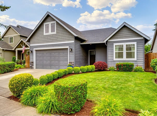 4452 WENDOVER St, Eugene, OR 97404