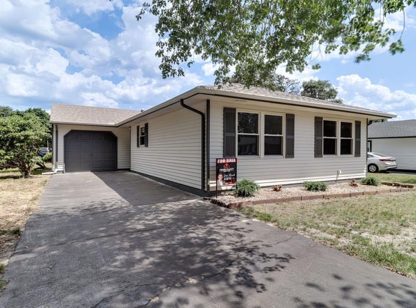 1 WHITECAP Way, BRICK, NJ 08723