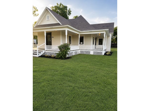 904 E Calhoun Street, Rice, TX 75155