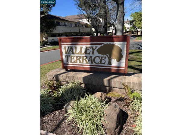 5080 Valley Crest Dr, Concord, CA 94521