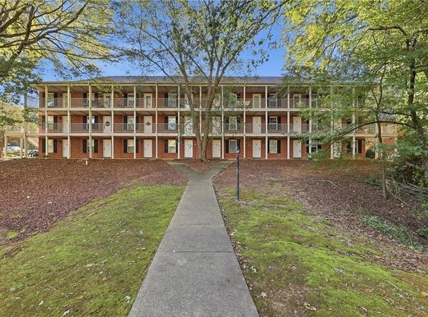 166 E UNIVERSITY Drive, AUBURN, AL 36832