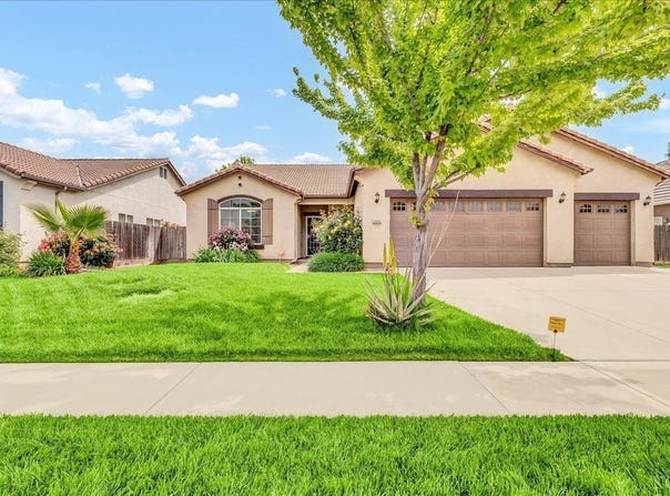 3000 S Arkle Street, Visalia, CA 93292