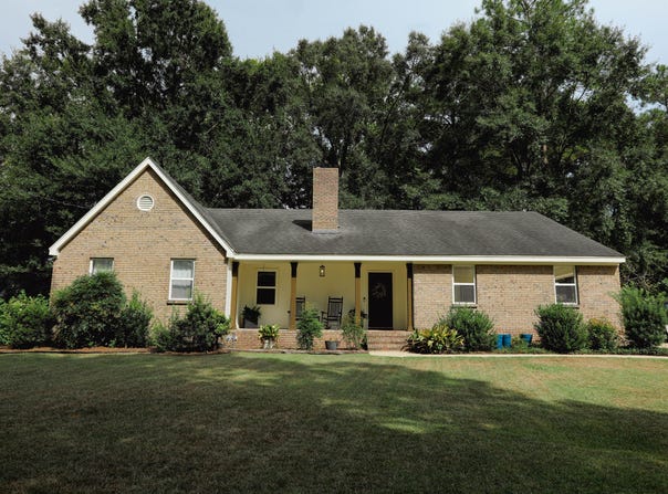 324 Pine Ln, Hattiesburg, MS 39402