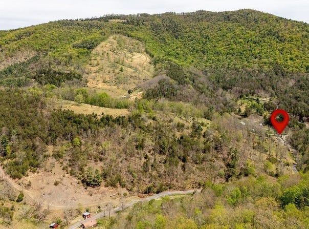 24 STRAUTER RD, FRANKLIN, WV 26807