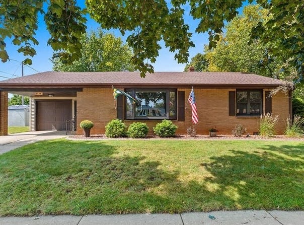 2319 N VIOLA Street, APPLETON, WI 54911