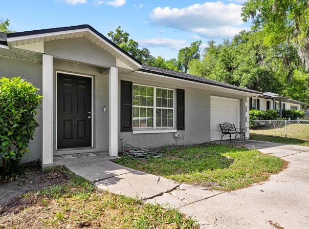 2005 Saint Johns Ave, Palatka, FL 32177