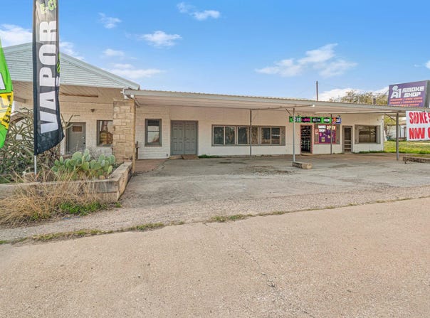 106 S 4Th St, Lometa, TX 76853