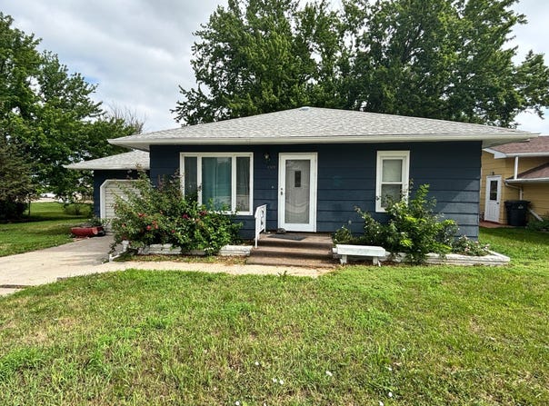 746 W 3rd, Winner, SD 57580