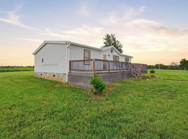 1926 E Pin Hook Rd, Sparta, TN 38583