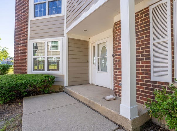 1621 Glengarry Court, Algonquin, IL 60102
