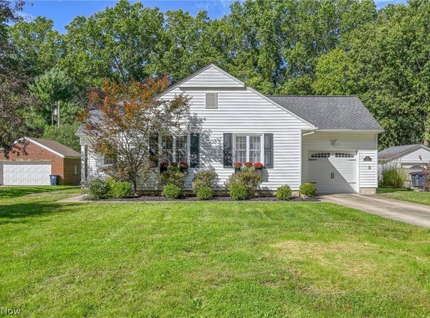154 Birdwood Road, Akron, OH 44313