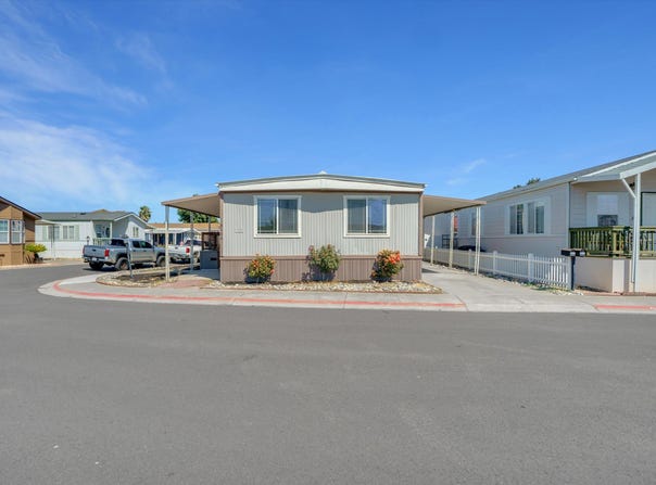 5166 Sunrise Dr, Livermore, CA 94551
