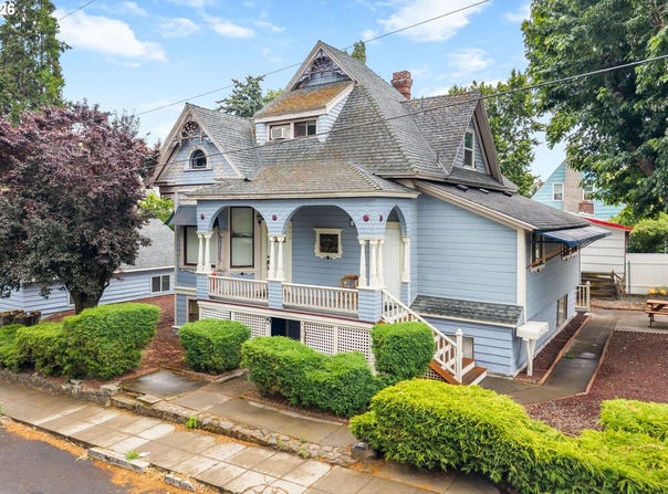 501 E 9TH St, TheDalles, OR 97058