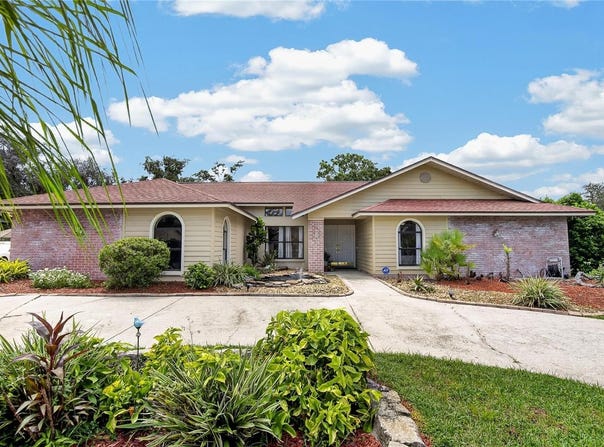 2814 HAMMOCK Drive, PLANT CITY, FL 33566