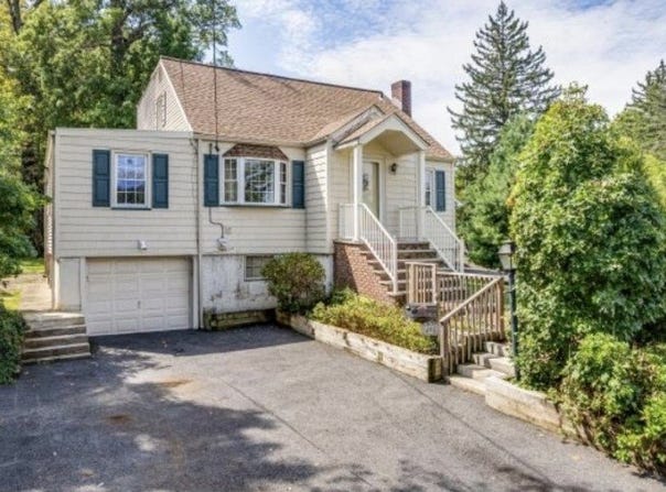 495 Eagle Rock Ave, Roseland Boro, NJ 07068-1625