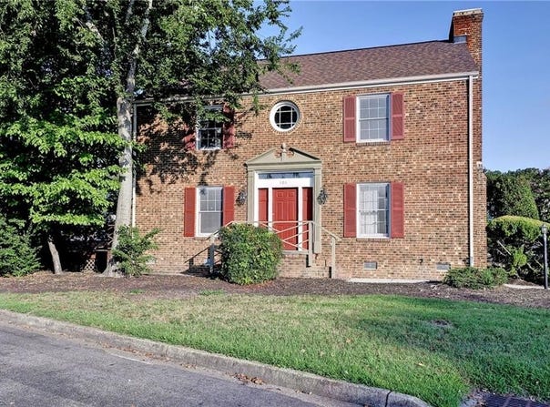 101 Burnt Bridge Way, Yorktown, VA 23692