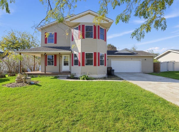 152 E First Street, Manteno, IL 60950