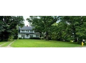 40 Beechwood Road, Fort Mitchell, KY 41017