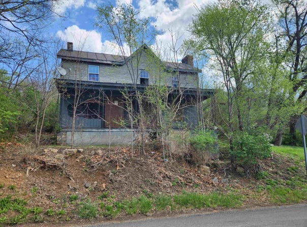 921 WINCHESTER RD, Waynesboro, VA 22980